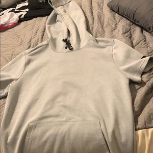 Under Armour short sleeve sweatshirt